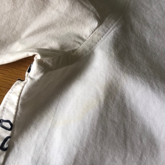 SACAI laser cut cotton short sleeve blouse, black collar and detailing (sze 2/M) - Picture 11 of 16